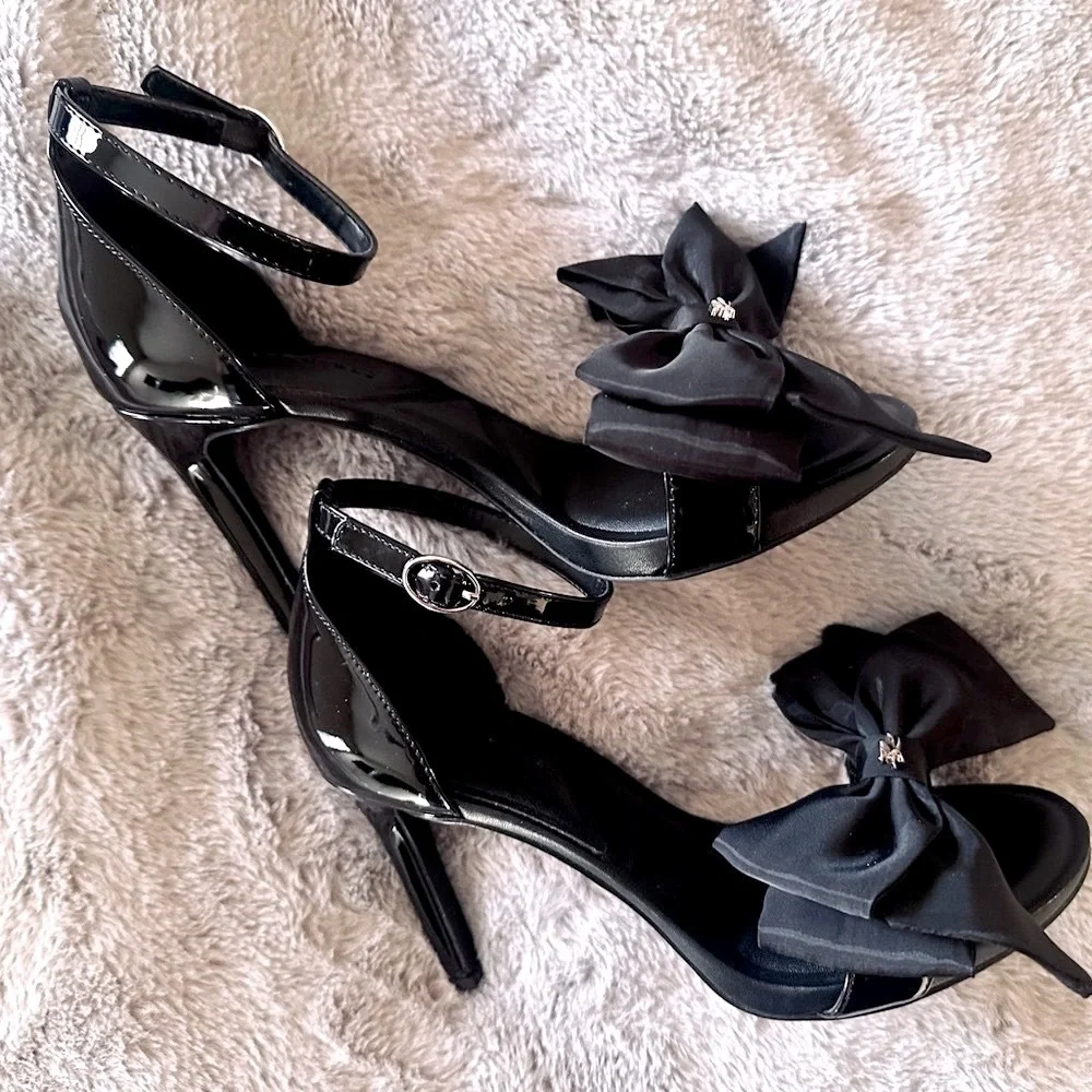 KARL LAGERFELD Black 4 inch Heels Bow Accents Size 7 - Picture 6 of 7